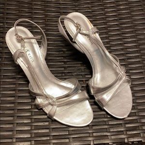 Kelly & Katie size 7 heels worn once